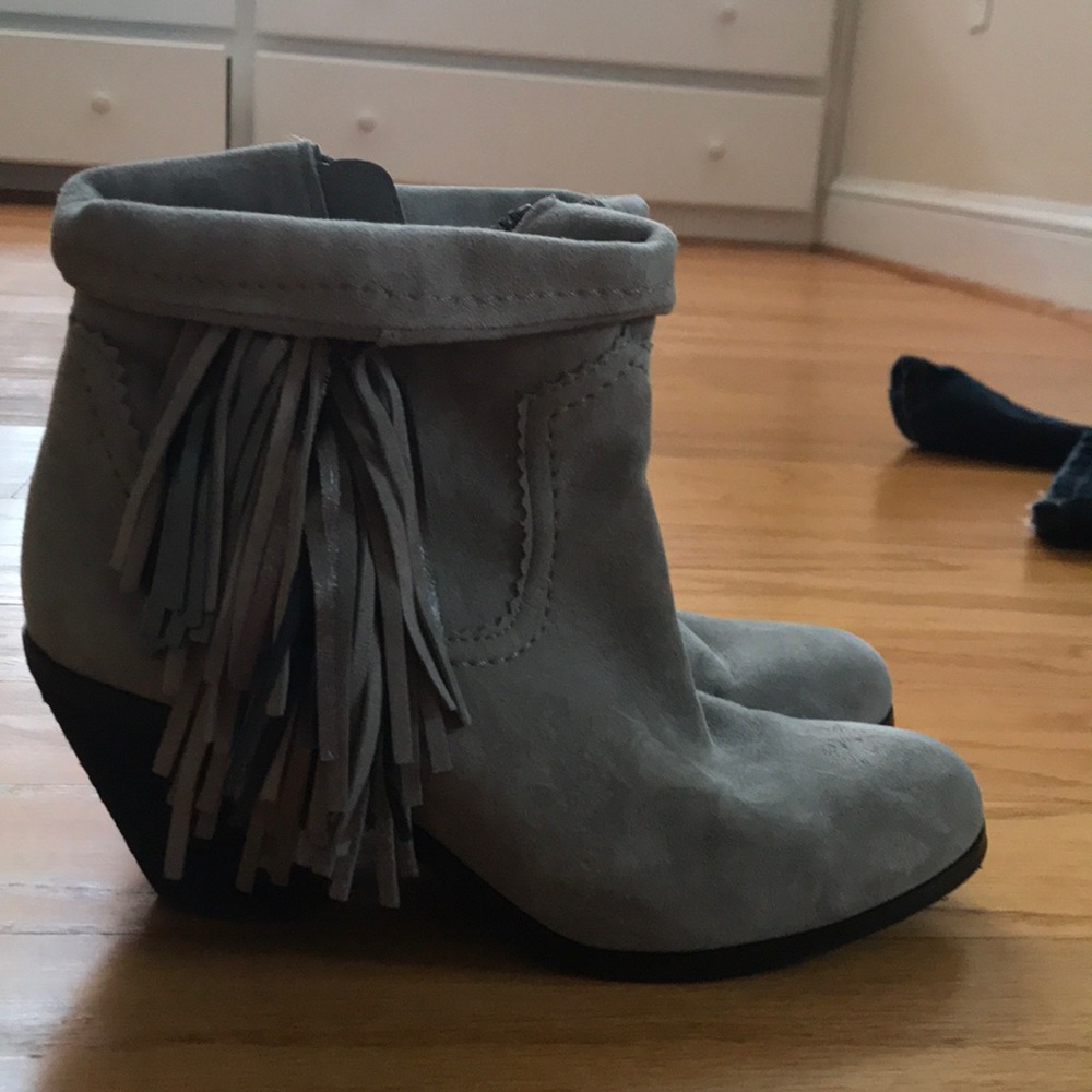 Women’s grey booties
